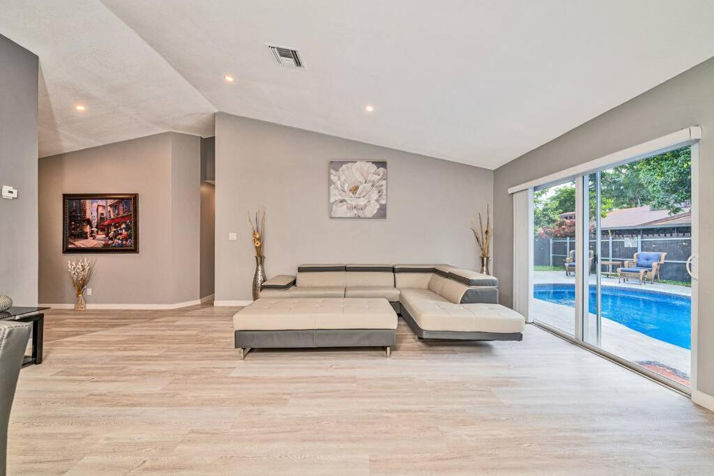 Spacious 4 Bedrooms, 2 Bathroom House With Pool Miramar Exterior photo