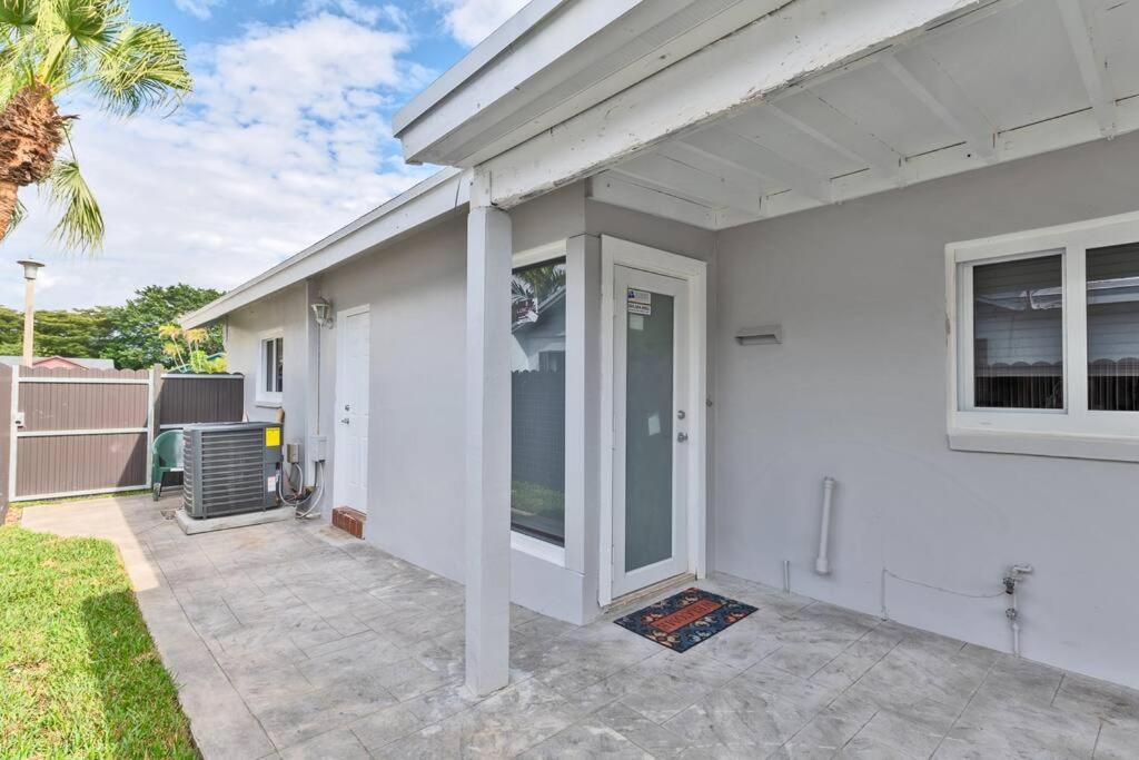 Spacious 4 Bedrooms, 2 Bathroom House With Pool Miramar Exterior photo